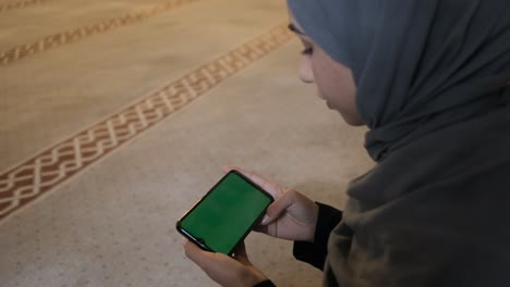 Green-screen-phone