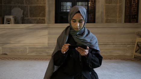 Koran-Smartphone-Lesen