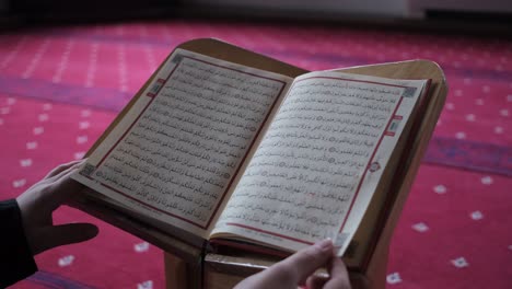 Páginas-Del-Corán-Islámico