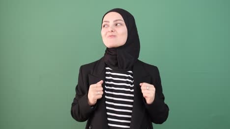 Aufregendes-Gesicht-Einer-Islamischen-Person