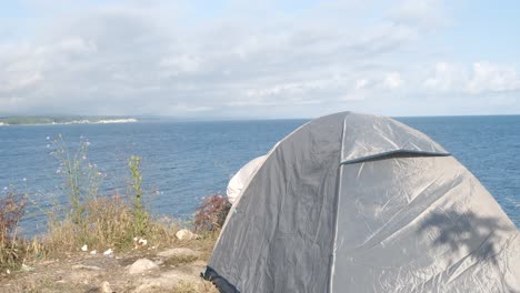 Campingzelt-Und-Mann
