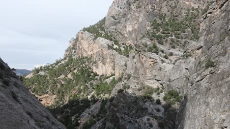 Cliff-Rocks-in-Mountain