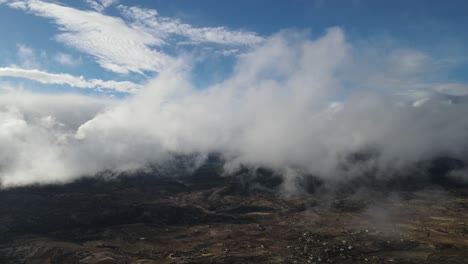 Vista-Aérea-De-La-Ciudad-De-Nubes