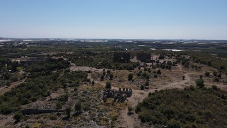 Ruinen-Der-Antiken-Stadt-Auf-Einem-Hügel