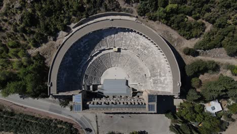 Vista-De-Drone-De-Teatro-Antiguo