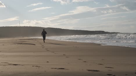 Running-Man-in-Beach