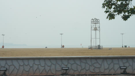 Menschen-Am-Strand-Von-Girgaum-Chaupaty-In-Mumbai,-Indien