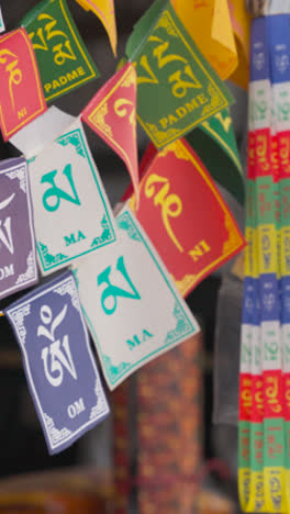 Vertical-Video-Close-Up-Of-Souvenir-Stall-In-Mumbai-India