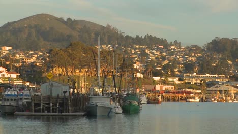 The-small-Central-California-town-of-Morro-Bay-with-fishing-boats-in-the-harbor