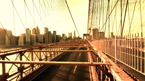 Brooklyn-Bridge-Cars-04