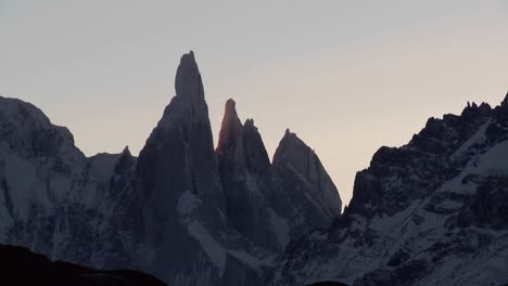 The-remarkable-mountain-range-of-Fitzroy-in-Patagonia-Argentina-with-snowclad-glacier-at-dusk