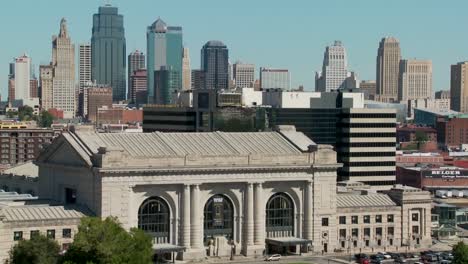 A-daytime-view-of-the-Kansas-City-Missouri-skyline-including-Union-Station-in-foreground-2