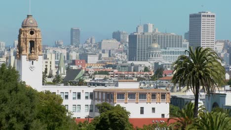 The-skyline-of-downtown-San-Francisco-California-by-day