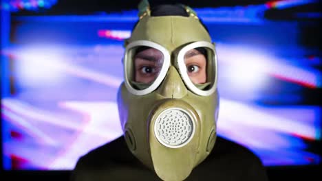 Gas-Mask-Video-09