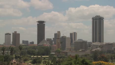 Toma-De-Establecimiento-Del-Horizonte-De-Nairobi,-Kenia.