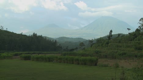 Plano-De-Establecimiento-De-Los-Volcanes-Virunga-En-La-Frontera-Congo-De-Ruanda