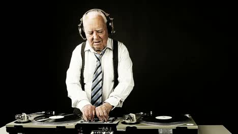 Grandpa-DJ-Vid-17