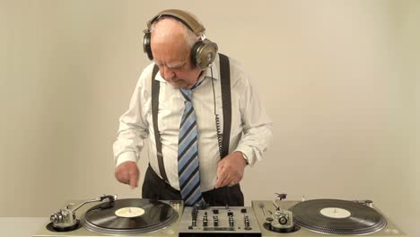 Grandpa-DJ-Vid-18
