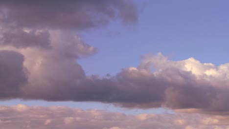 Schöne-Wolkenformationen-Im-Zeitraffer