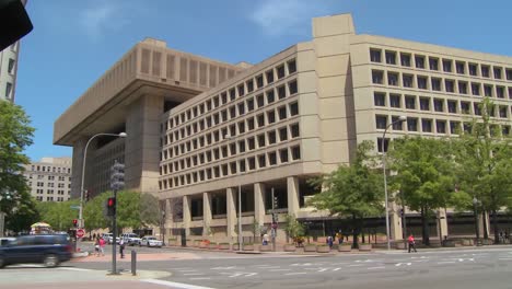 Establishing-shot-of-the-FBI-building-in-Washington-DC-1