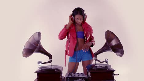 Mujer-Baile-DJ-84