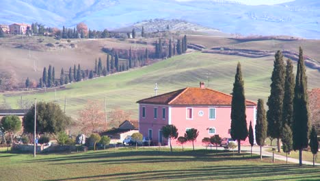 Beautiful-farm-villa-in-Tuscany-Italy-1