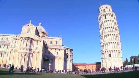 Plano-General-De-La-Famosa-Torre-Inclinada-De-Pisa.