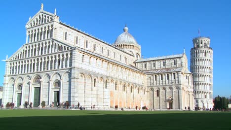 Die-Basilika-Und-Der-Schiefe-Turm-Von-Pisa