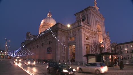 Christmas-decorations-around-an-Italian-church-square-1
