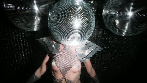 Mujer-Discohead-01