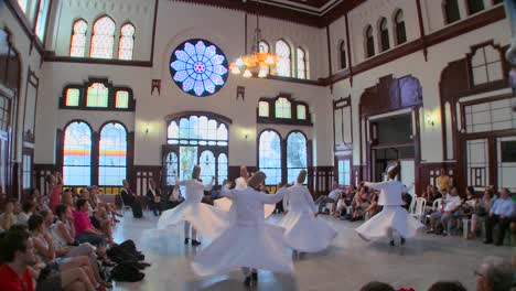 Whirling-dervishes-perform-a-mystical-dance-in-Istanbul-Turkey-3