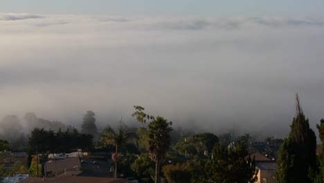 La-Niebla-Llega-A-Los-Vecinos-Del-Sur-De-California-En-Esta-Toma-De-Lapso-De-Tiempo-1