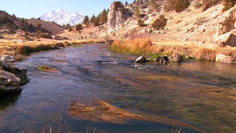 A-beautiful-river-runs-through-the-Sierra-Nevada-mountains-1