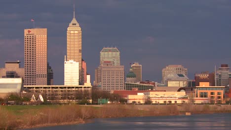 The-city-of-Indianapolis-at-dusk-along-the-White-River-2