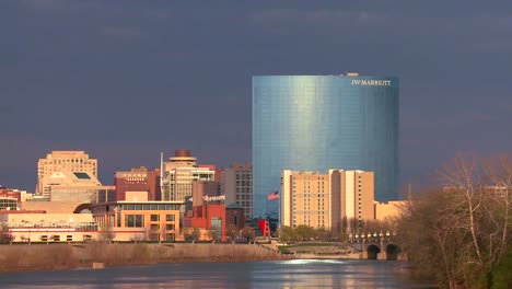 The-city-of-Indianapolis-at-dusk-along-the-White-River-4