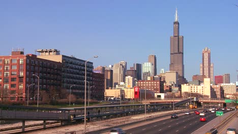 Cars-drive-on-a-freeway-heading-into-Chicago-Illinois