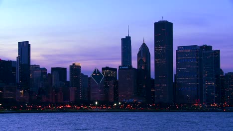 The-city-of-Chicago-skyline-at-twilight-1