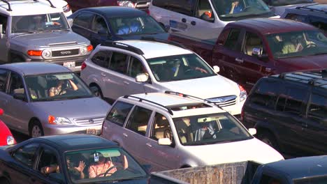 Cars-stand-still-in-a-traffic-jam