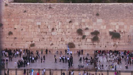 Wünsche-Pilger-Beten-An-Der-Klagemauer-In-Jerusalem-Israel