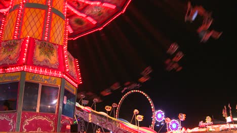Swings-at-a-carnival-at-night