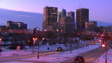 Downtown-Winnipeg-Manitoba-Kanada-In-Der-Abenddämmerung