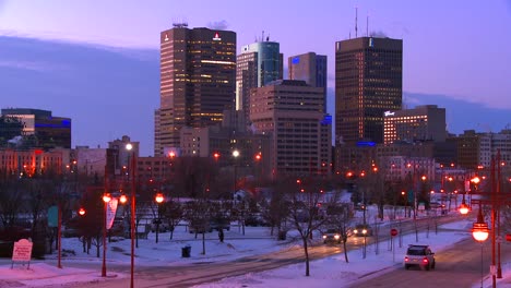 Downtown-Winnipeg-Manitoba-Kanada-In-Der-Abenddämmerung-1