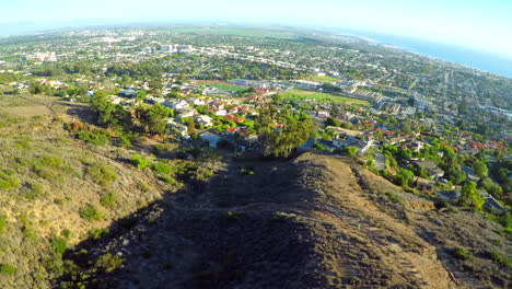 An-vista-aérea-shot-over-the-California-coastal-city-of-Ventura-1