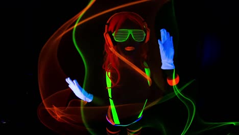 UV-Glowing-Woman-18