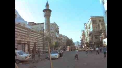 1996-Filmmaterial-Von-Damaskus-Syrien-Schiefe-Altstadt-Gebäude-Fußgänger-Fleischverkäufer