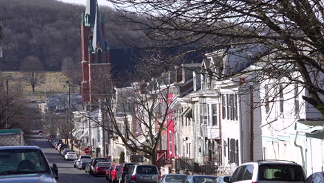 A-residential-street-in-Reading-Pennsylvania-of-rowhouses-and-homes-in-typical-Pennsylvania-style-5