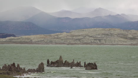 Beautiful-shot-of-Mono-Lake-California-with-clouds-and-fog-1