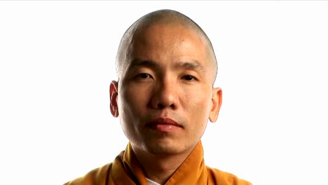 Ein-Buddhistischer-Mönch-In-Einem-Orangefarbenen-Gewand