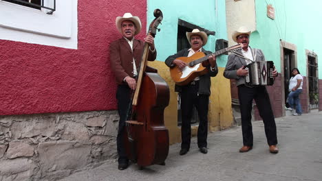 Mexikanische-Band-Spielt-05