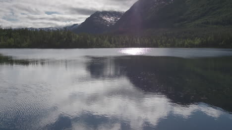 Norway-Lake-Reflection-00